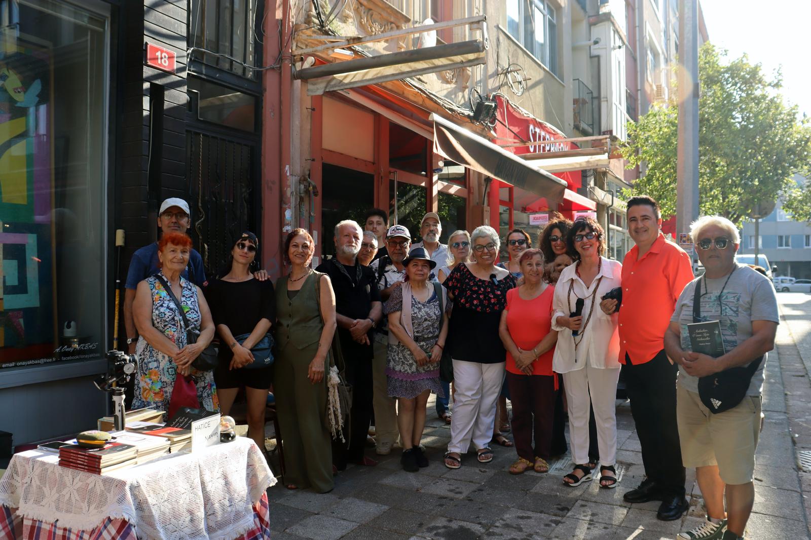 Yazarlar komşularıyla buluşuyor
